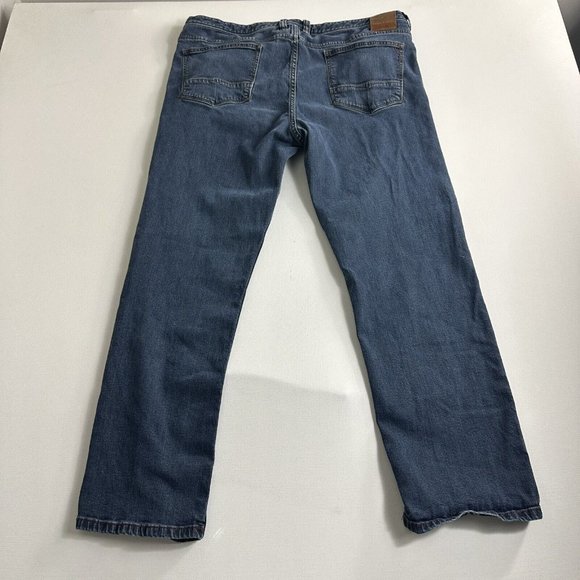 Tommy Bahama Jeans Mens Size 40x30 Blue Denim Casual Straight Leg Dark Wash - Picture 2 of 10